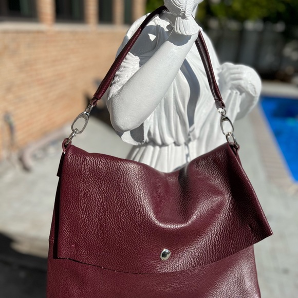 NWT CROSSBODY-MADE IN ITALY LEATHER BAG - Giftable 🎁 Beautiful soft leather - Picture 3 of 12